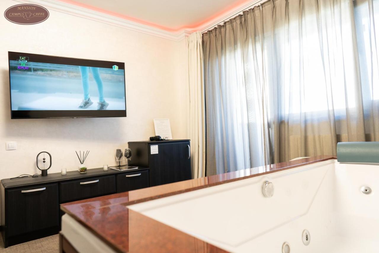 Campus Caffe Mansion Hotel บูเซา ภายนอก รูปภาพ