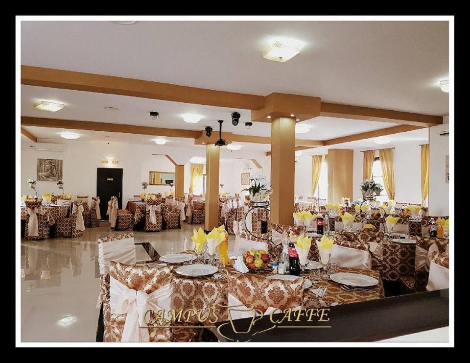 Campus Caffe Mansion Hotel บูเซา ภายนอก รูปภาพ