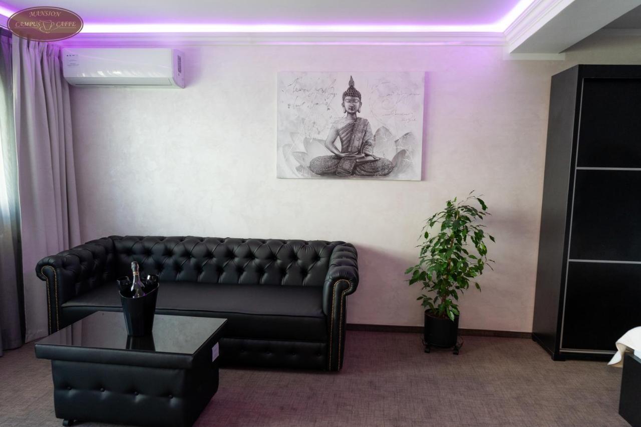 Campus Caffe Mansion Hotel บูเซา ภายนอก รูปภาพ