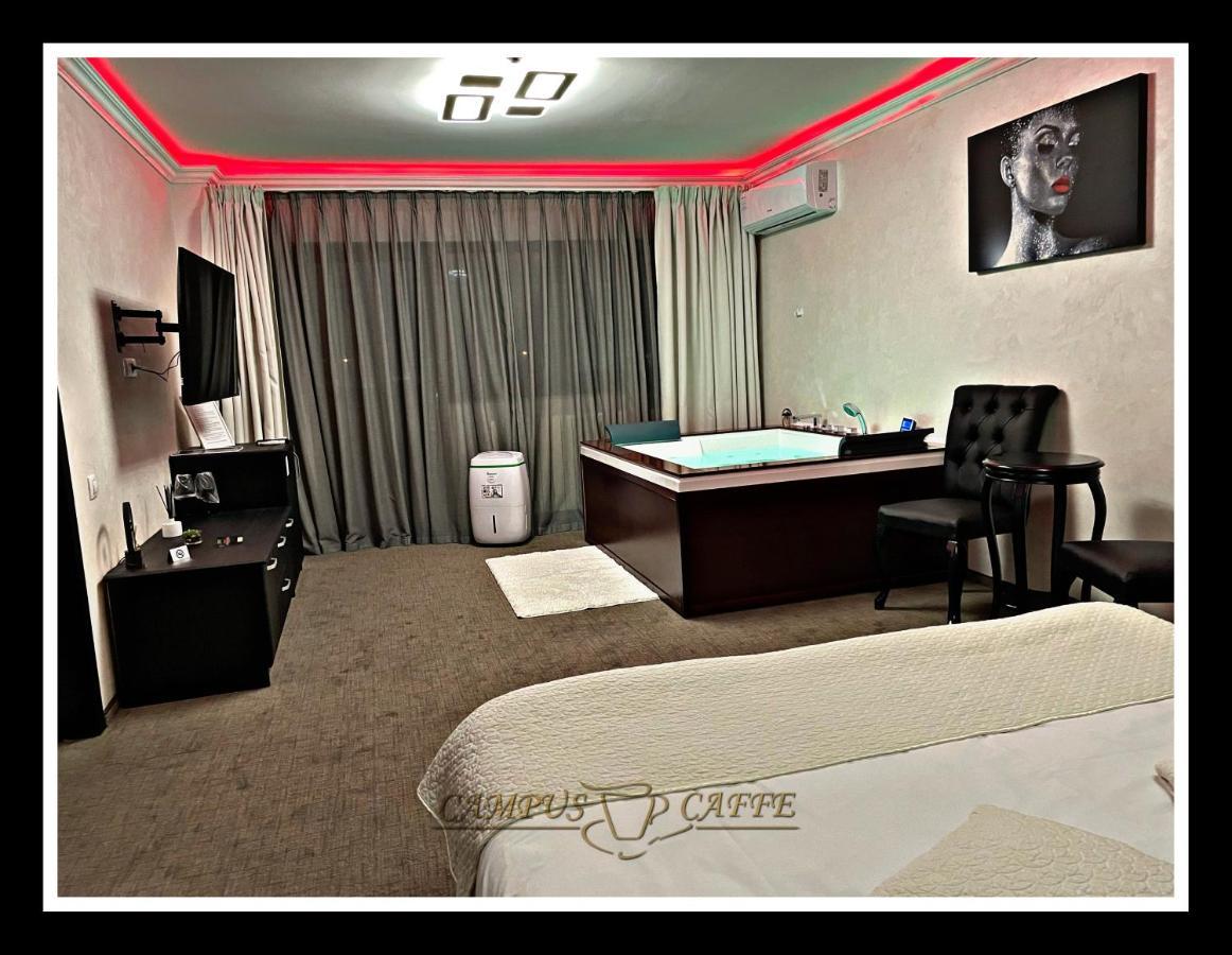 Campus Caffe Mansion Hotel บูเซา ภายนอก รูปภาพ